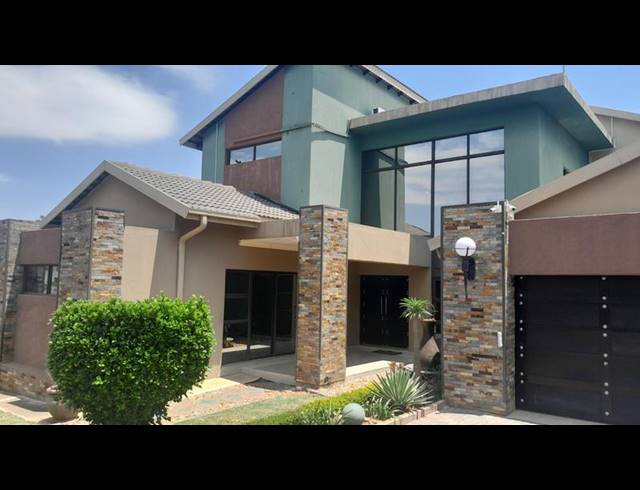 5 BEDROOM HOUSE FOR SALE IN CELTIC MEADOWS